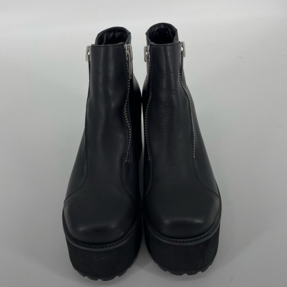 UNIF Daria 
•Black Platform
•Ankle Boots 
•Size 9
•100% leather upper
•zippers - Picture 4 of 11